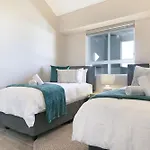Sea Spray B404 By Host Agents
