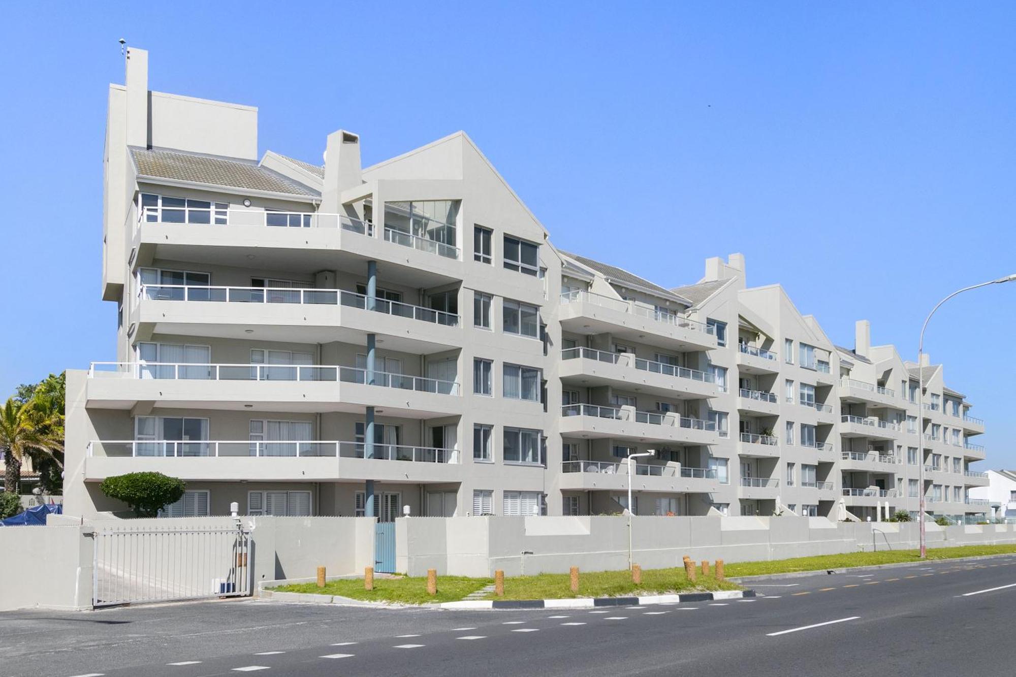 Apartment Sea Spray B404 By Host Agents Cape Town